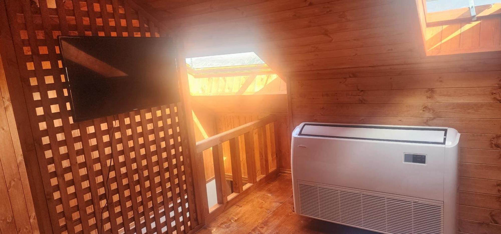 Silver Hill Guesthouse Gjirokastër الغرفة الصورة